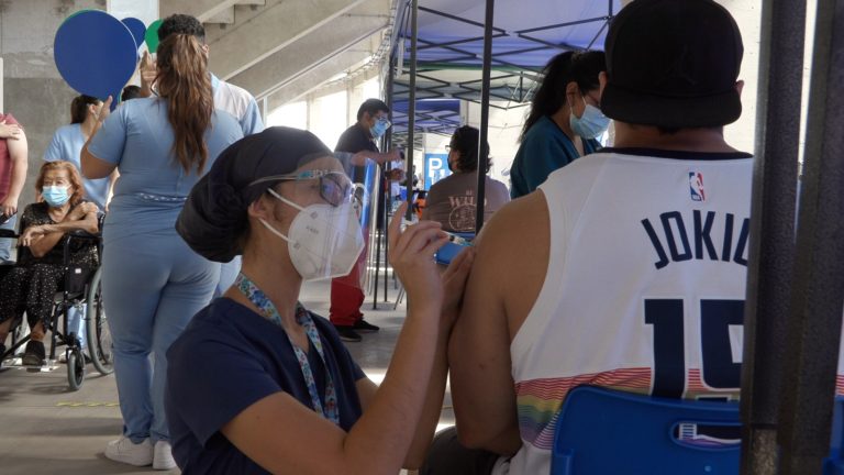 Gobierno de Tarapacá financiará la compra de 6 vacunatorios móviles para Iquique